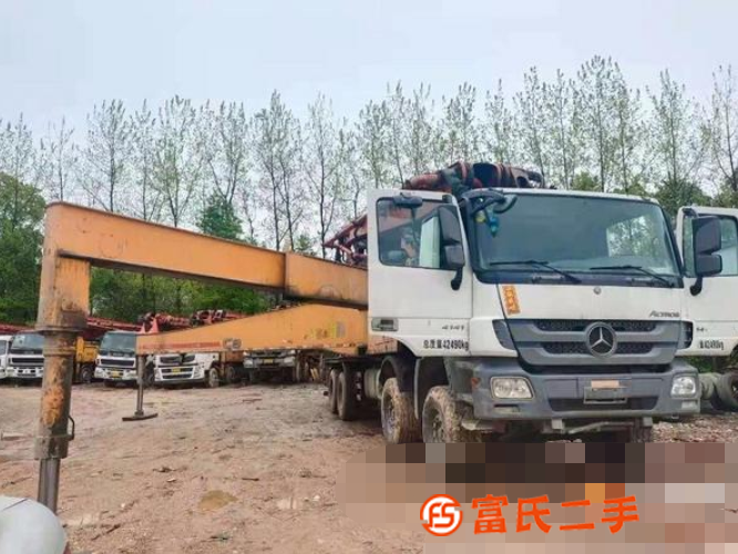 出售三一14年國四奔馳56米泵車,還在洗車保養中,隨時可以