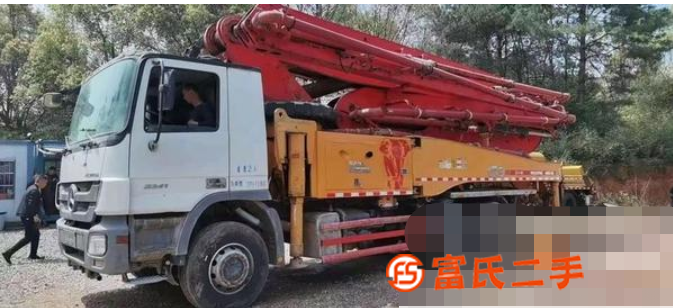 轉(zhuǎn)讓14年10月奔馳49米泵車