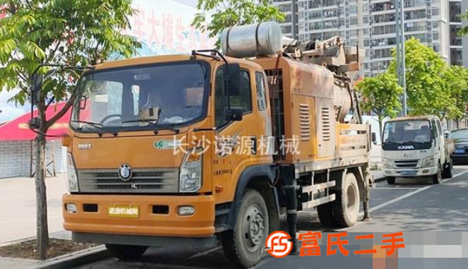 出售18年國五柴電一體二手車載泵攪拌一體進口川崎油泵140