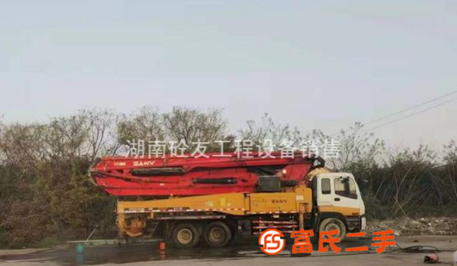 出售多臺10，11，12年三一五十鈴.奔馳46米泵車