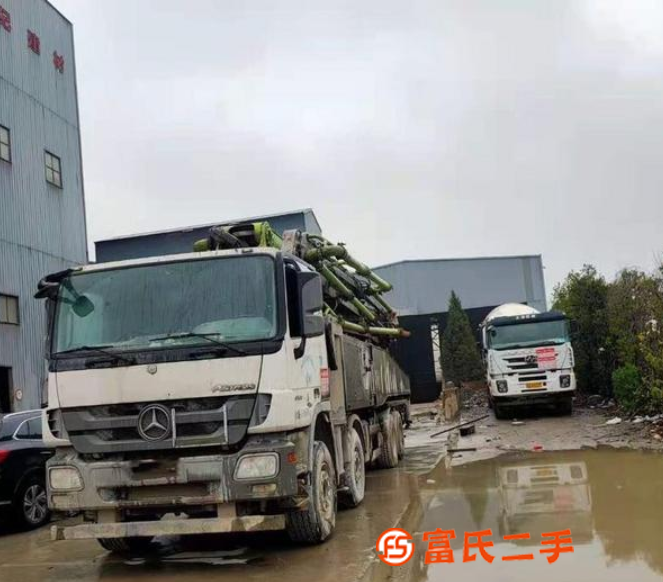 轉讓2017年中聯奔馳52米國4泵車 手續齊全