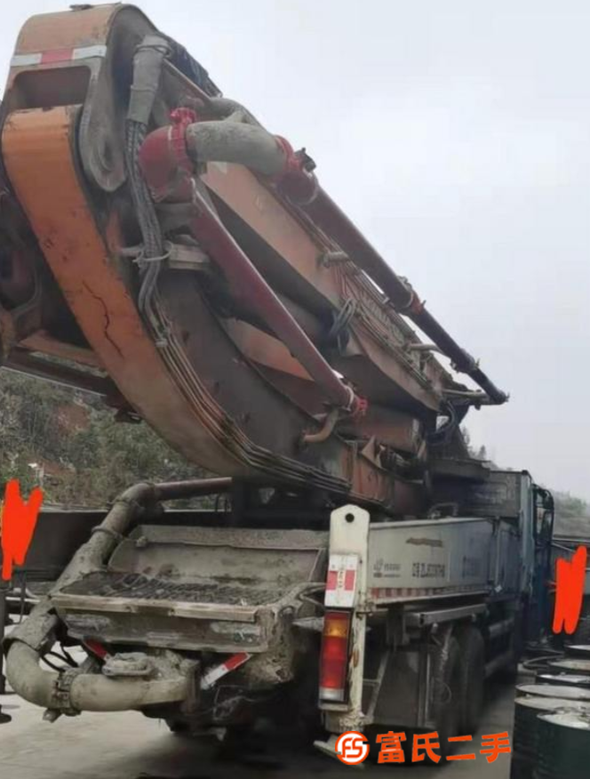 轉(zhuǎn)讓13年中聯(lián)奔馳47米泵車