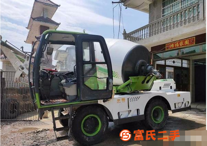 個人急轉(zhuǎn)二手自上料攪拌一體車