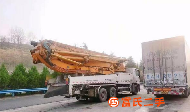 出售精品國四中聯奔馳三橋49米泵車 已到長沙車況不談