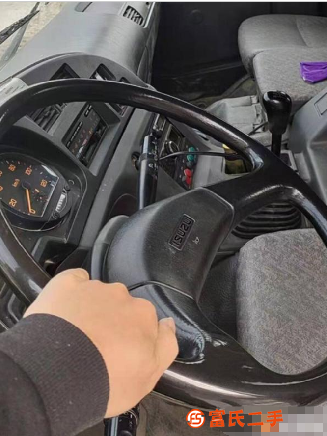 轉讓中聯11年和13年五十鈴38米泵車各一臺 剛換的液壓油