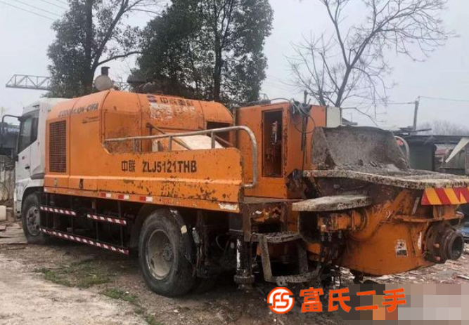 出售幾臺13年中聯(lián)重科10018車載泵 手續(xù)齊全包過戶,