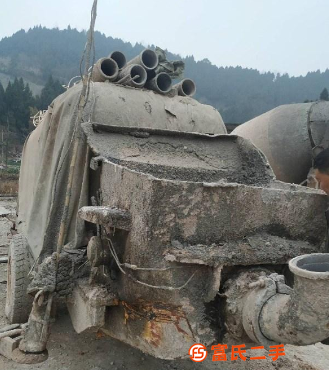 中聯6013.90電機拖泵,7成新,設備現在四川南充轉讓
