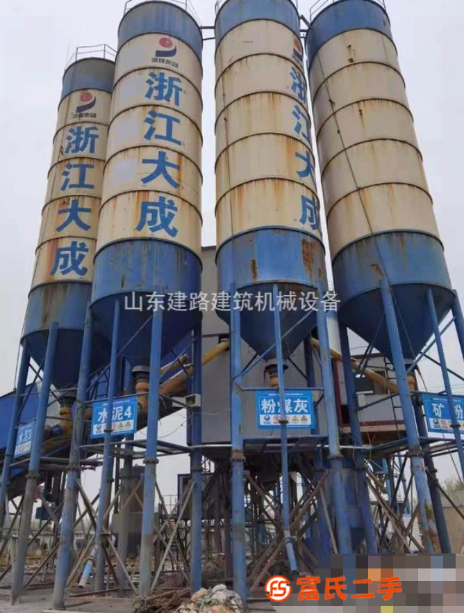 轉讓4個100噸水泥罐,需要的聯系我,定金為準