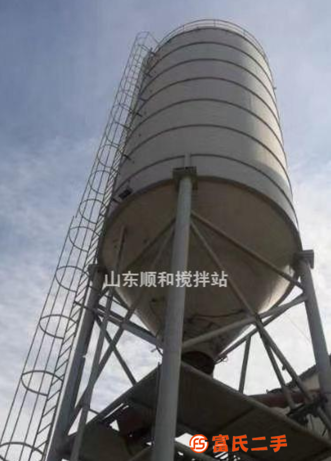 出售300噸水泥罐一個