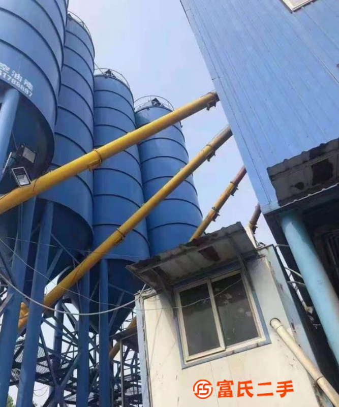轉讓處理4個150噸帶脈沖除塵器。