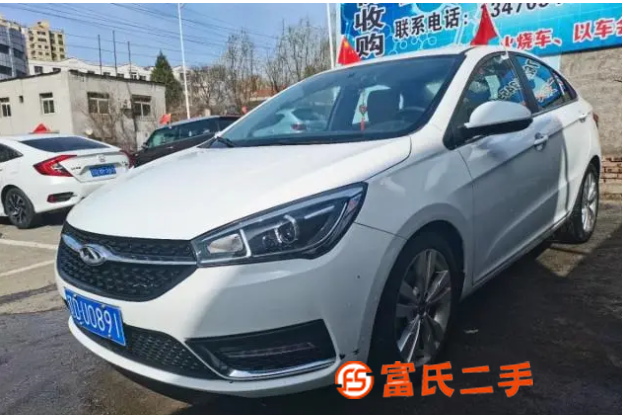 奇瑞 艾瑞澤 2016款 艾瑞澤5 1.5 無(wú)級(jí) 領(lǐng)跑版 