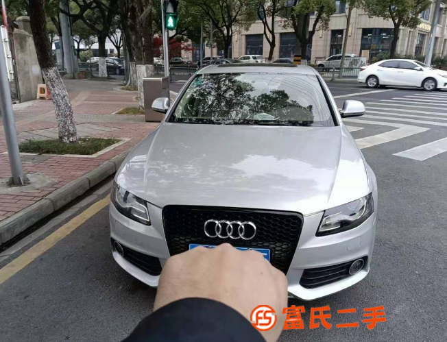 奧迪A4 2009款 A4L 2.0TFSI 無級 132k 