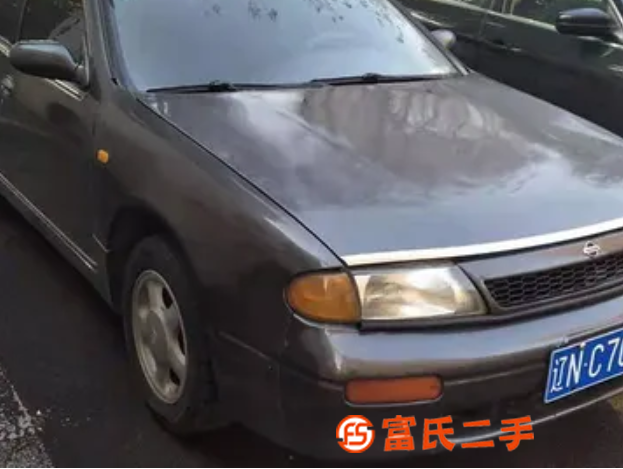 日產(chǎn) 藍(lán)鳥 2001款 風(fēng)神藍(lán)鳥 2.0 自動 豪華型 