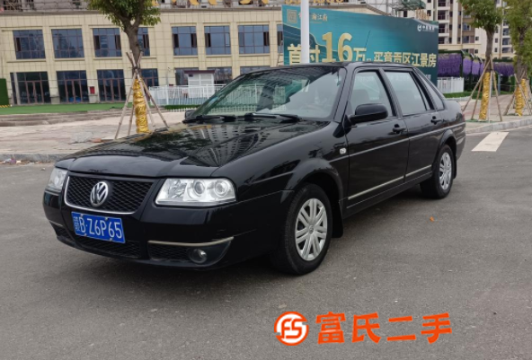 上海大眾桑塔納 