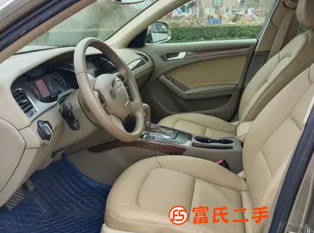 奧迪A4 2011款 A4L 2.0TFSI 無級 132k 