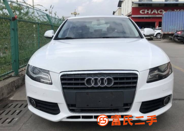 奧迪A4 2010款 A4L 2.0TFSI 無(wú)級(jí) 132k 
