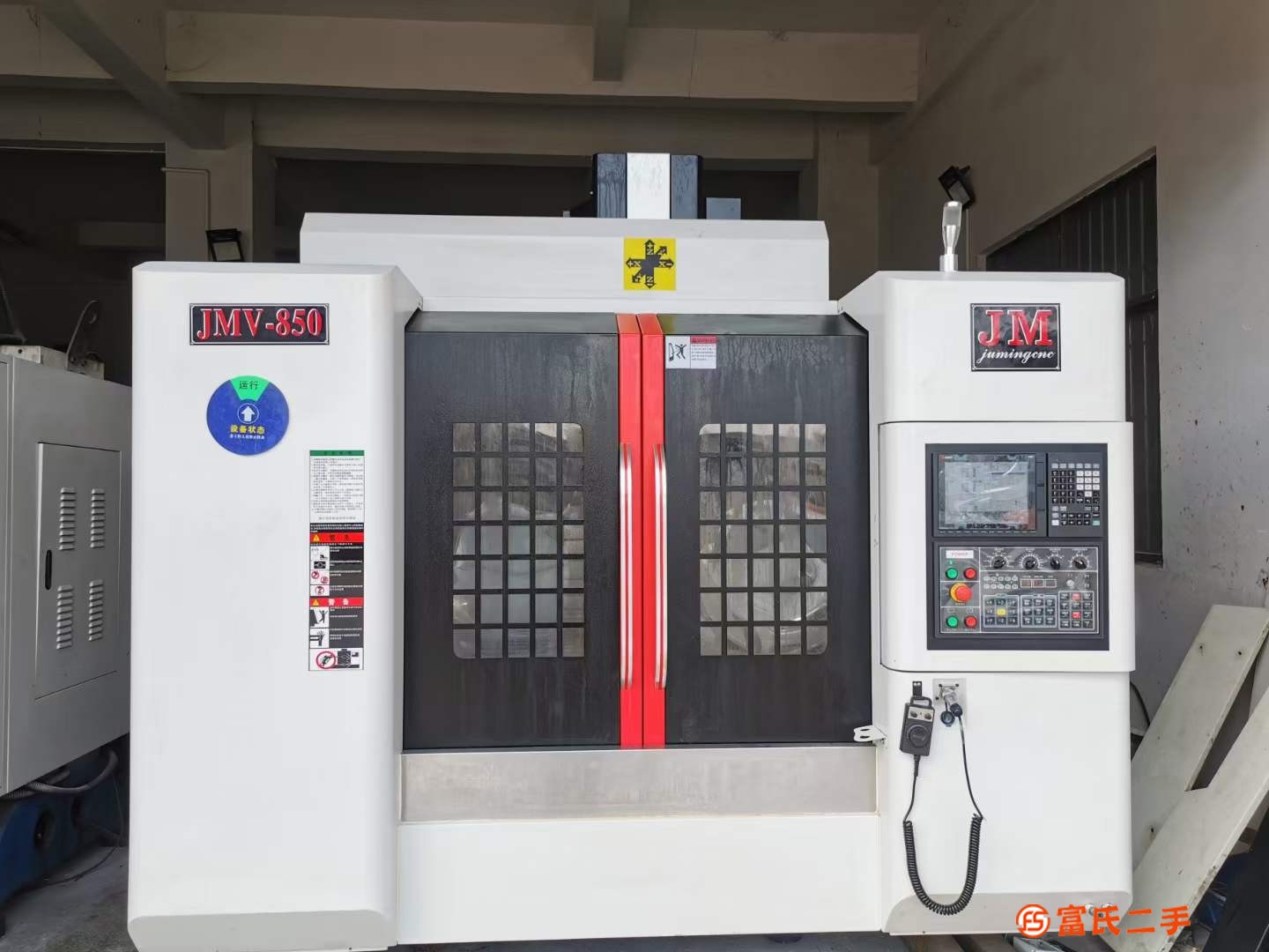 低價(jià)出售炬名 850 三軸滾柱導(dǎo)軌 三菱M70系統(tǒng)
