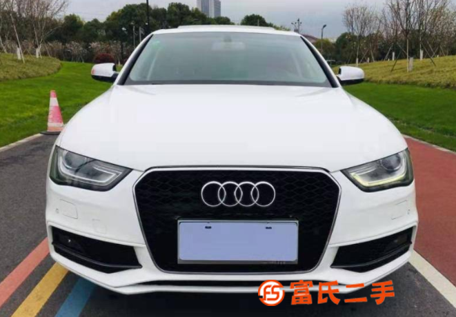 奧迪A4 2009款 A4L 2.0TFSI 無(wú)級(jí) 132k