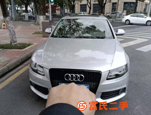 奧迪A4 2009款 A4L 2.0TFSI 無(wú)級(jí) 132k