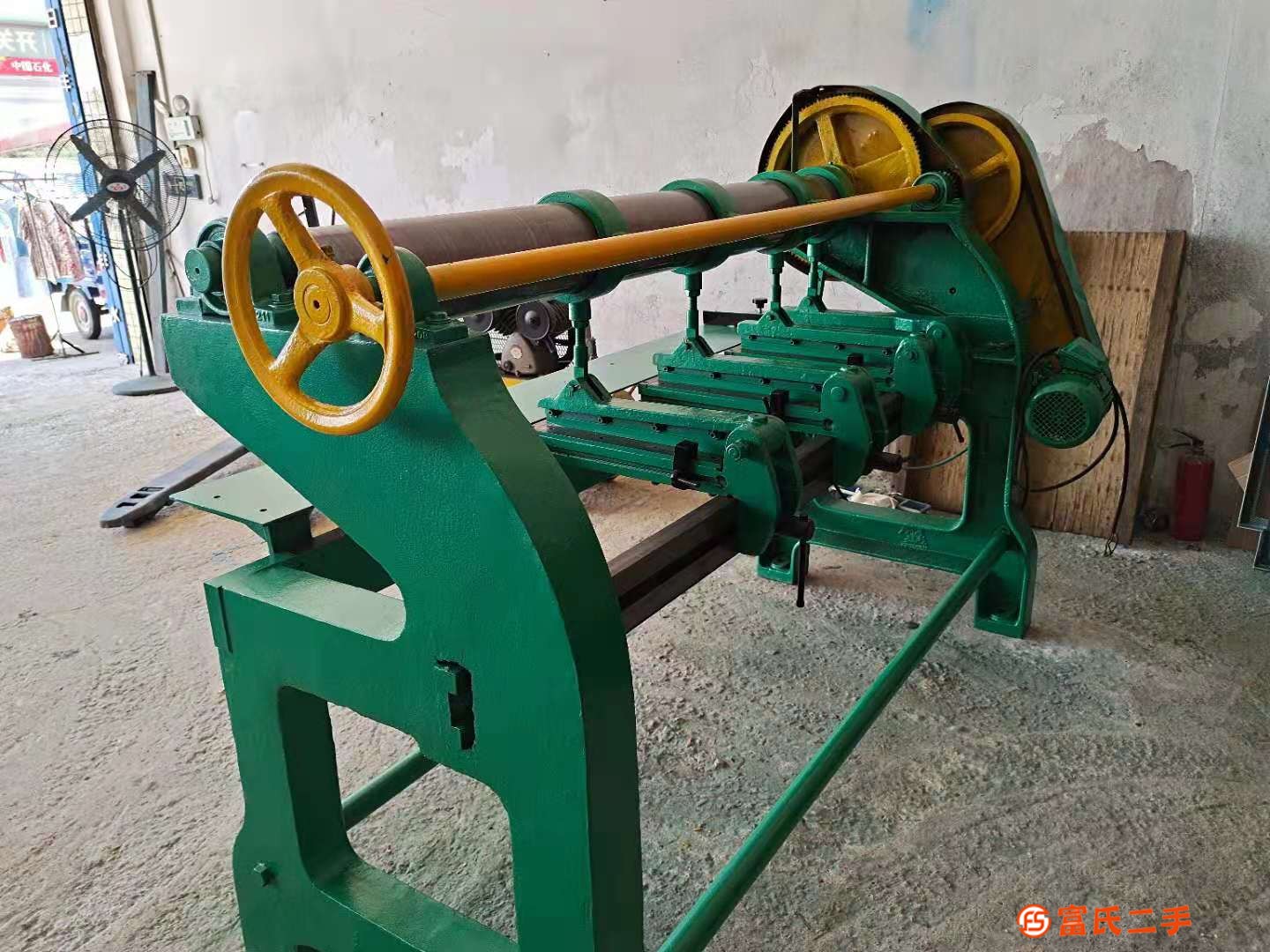 供應(yīng)紙箱機(jī)械 二手紙箱機(jī)械 2000型四聯(lián)打角機(jī)