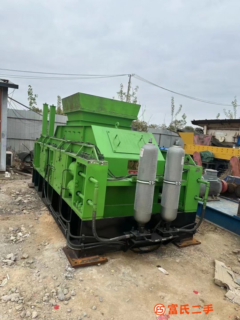 Zhunxin 1510 hydraulic roller sand making machine, double 132 motor reducer, only test machine once,
