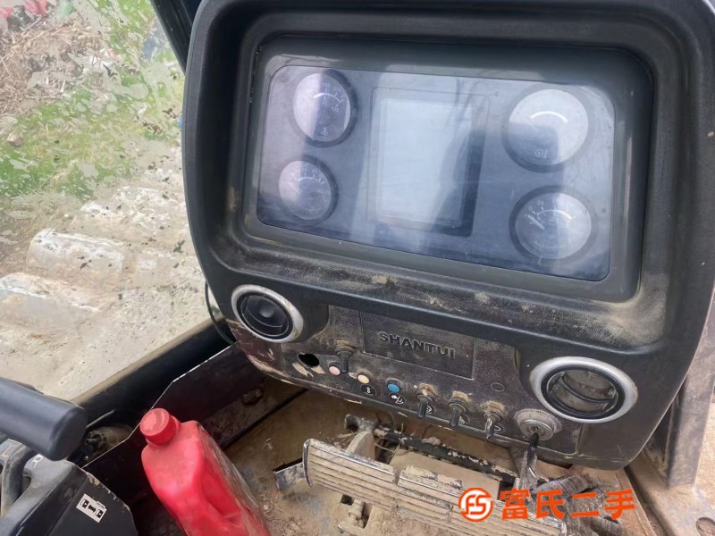 The 18/automatic transmission is in good condition and the chassis armor is beautiful.