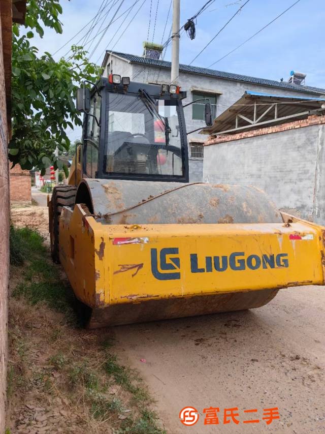 Real 20 year LiuGong 22 tons, fake car compensation. Original and in excellent condition. A private 