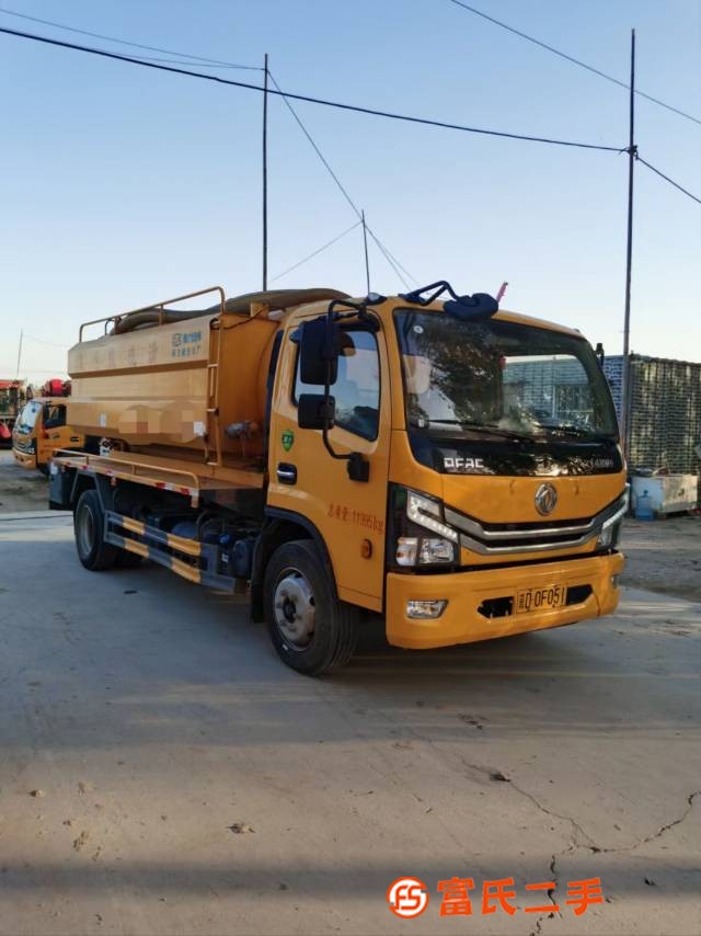 Just arrived home, a 2021 Dongfeng Dolika 8+4 cleaning and suction vehicle, with a Yuchai engine of 