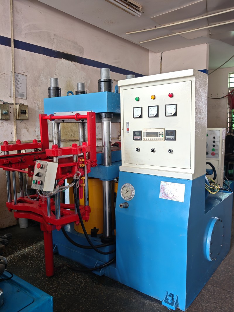 150噸四柱二手油壓機(jī)液壓機(jī)
