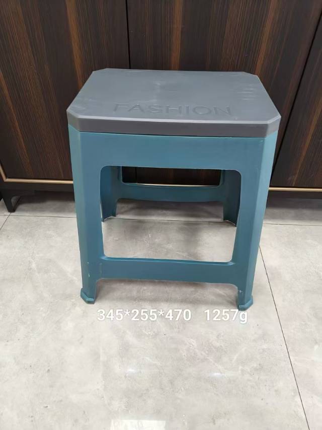 凳子