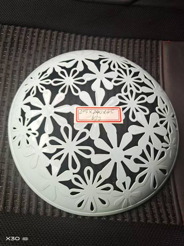 Hollow patterned fruit tray