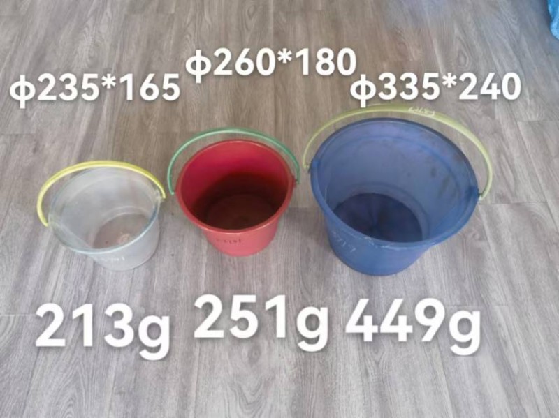 Handheld water bucket
