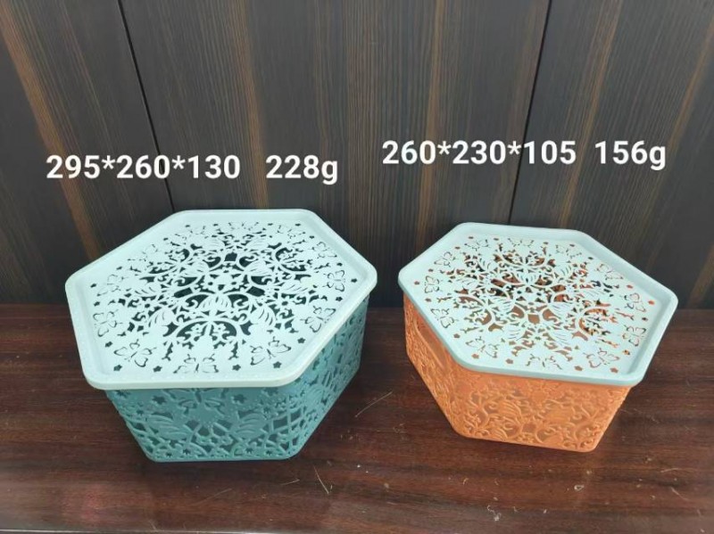 Hollow storage box