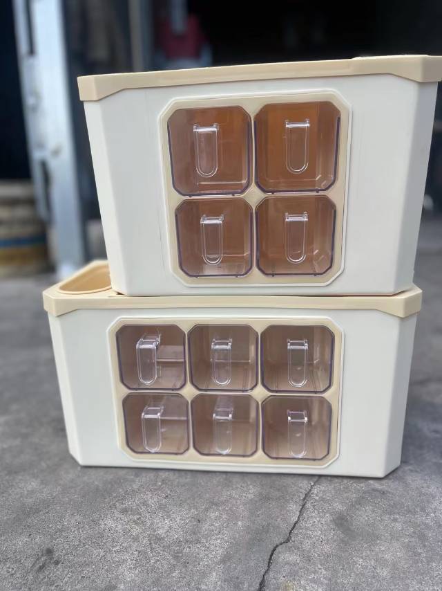 Seasoning box